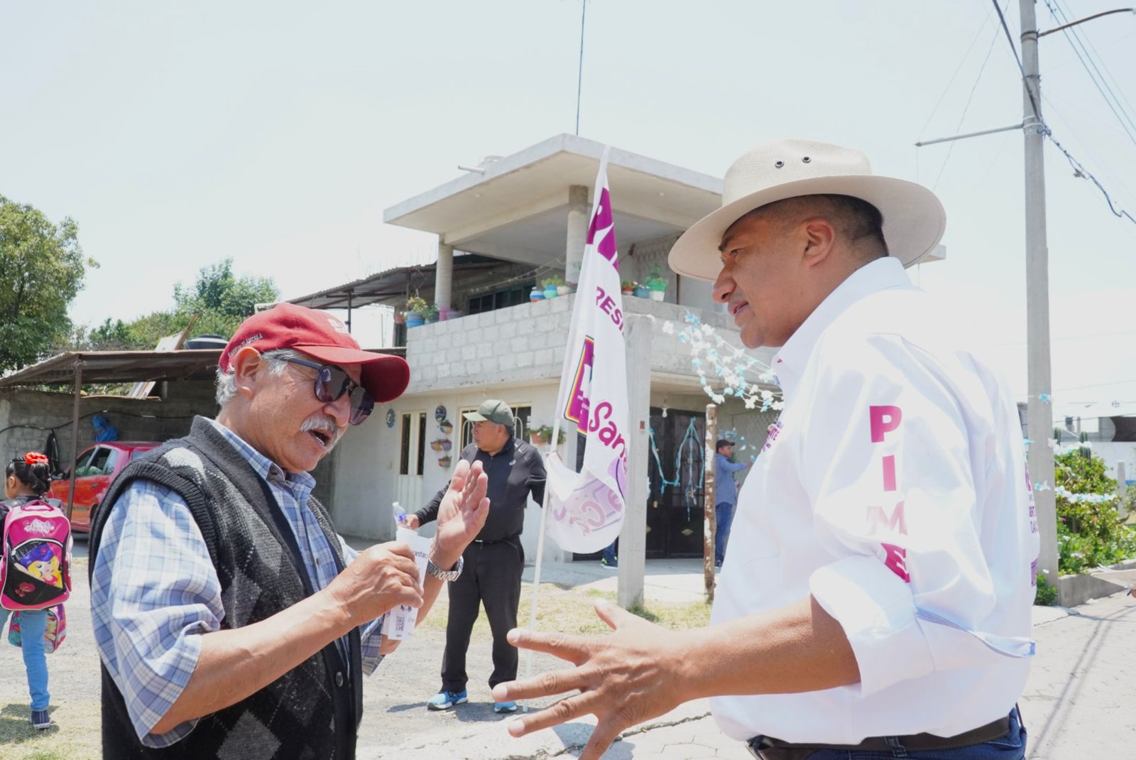 Reciben con entusiasmo a Doctor PIMI en Atlahapa